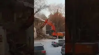 Вот так ломают притон наркоманов