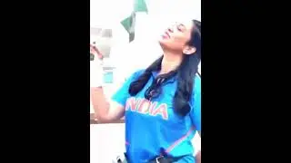 Indian fan kissing Pakistani Flag #shorts #indvspak #fanslove