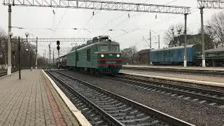 Электровоз ВЛ80к-218 с грузовым поездом