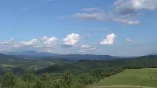 Природа Карпат в селе Оленёво. Вид на гору Стой