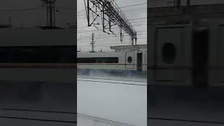 18 декабря .Рекордный снегопад в Москве. Обычно Сапсан летит быстрее...