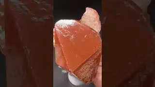 Кварц окрашенный включениями гематита