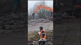 "УЗБЕК И ГИДРОМОЛОТ"