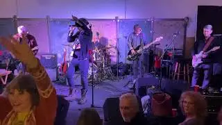 The CollecTive - Lips Like Sugar (Echo & the Bunnymen)