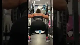 Those curvy muscles of Alesymuscledoll