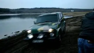 ЛуАЗ против Нивы кто кого по бездорожью. Кто против ЛуАЗа