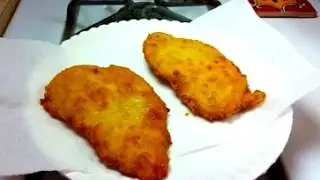 Milanesa de Pollo (Crispy Breaded Chicken Cutlets)