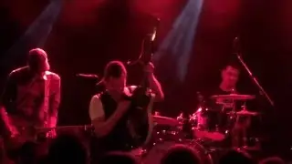 Bubi Eifach "Die Angere" live im ISC Bern