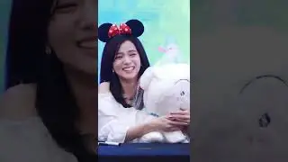 sorry disney but you don't have this princess #Jisoo #Blackpink
