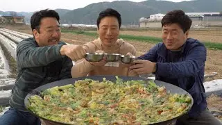 [Korean cuisine & food broadcast] Seafood Pancake & Makgeolli with green onion and seafood 👍👍