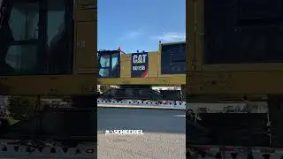 CAT 6015B on its way to Texas. #heavyequipment #constructionequipment #trucking #heavyhaul