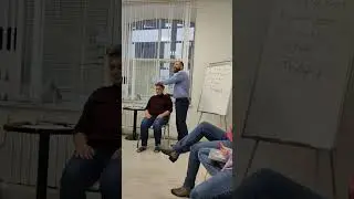 бесплатные уроки гипноза. Техника рука вперёд палец оттопырен.