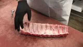 Hoe moet ik Spareribs ontvliezen?
