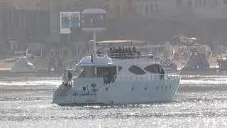09.10.2023. ОАЭ. Дубай. Вид на остров Джумейра с острова Bluewaters. Часть 2