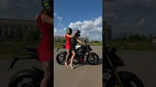 Moto girls 