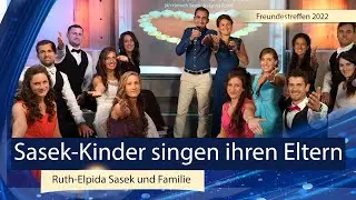 Sasek-Kinder singen ihren Eltern "Ich begegne Gott in Euch"