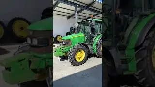 2013 John Deere 5090 4-wheeled tractor