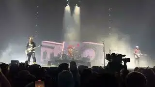 Blink 182 - "Dammit" - Live in Baltimore