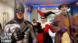 BATMAN Stops a Robbery with Joker & Harley Quinn in Real Life! #TeamSuperFunny