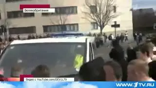Английские футбольные фанаты напомнили полиции о своём буйном нраве