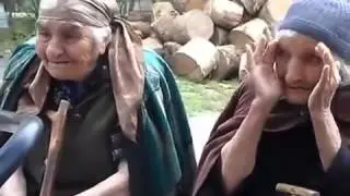 ბებიები ართობენ ბავშვს bebiebi artoben bavshvs