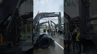 Выставка CTT EXPO Демонстрация колесного экскаватора XINYUAN C150W