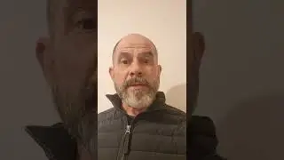 людей вокруг мало