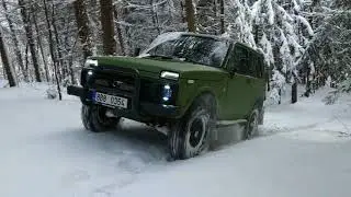 LADA NIVA 21215 EXTREME ICY HILLS
