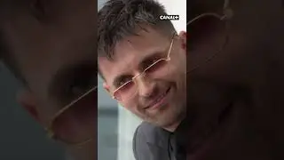Lunettes ou pas pour le shooting photo de Raphael Quenard ? 