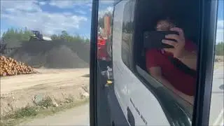 Колёса крутятся - колодки трутся. Дорожники с покрытием, занимаются.