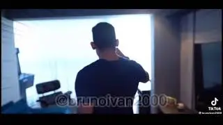 ele voltou...