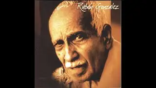Rubén González