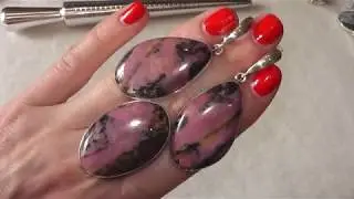 УКРАШЕНИЯ С НАТУРАЛЬНЫМИ КАМНЯМИ