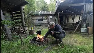 ИЗБА У РЕКИ! БЫТ В ТАЙГЕ! ГОТОВИМ В ЛЕСУ НА КОСТРЕ!