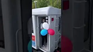Молодожёнов отправили в счастливый путь на Красную Площадь!