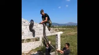 python géant avec dragon de terre😱😱