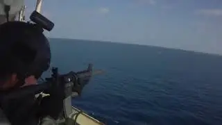 Korsanların saldırısına uğrayan gemi