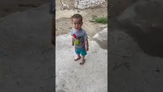 Смешной мальчик