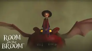 Danger! A Fiery Dragon Chases The Witch! 🔥  