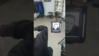 Бьют тату Андрея Алистарова ( на спине ) 