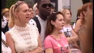 До слёз!!! В Лиде гости из ДР Конго поют для Белорусов Белорусские песни!