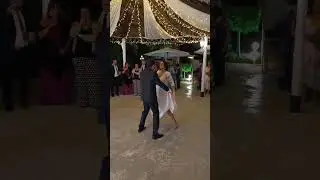 el corte de la tarta en el baile justo antes de empezar ...