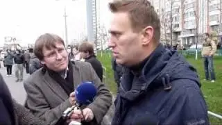 Навальный, микро-интервью на Русском марше, 04.11.2011