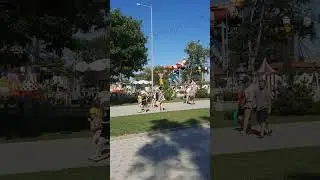 Гуляем по Анапе. Возле Летней эстрады
