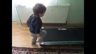 BERKİN AKPINAR KOŞU BANDINDA OYNUYOR