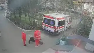 Przejechali z pomocą...Przejechanie staruszka na chodniku!!! Przez Karetkę!!!