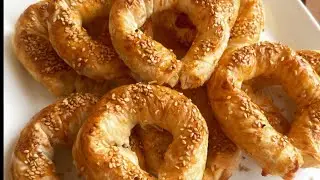 5 ÇAYINA YAPTIM KAPIŞ KAPIŞ GİTTİ İSTER KAHVALTIYA İSTER ÇAY SAATİNE NEFİS ÇITIR SİMİT BÖREK TARİFİ