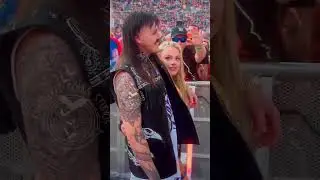 Dominik Mysterio kisses Liv Morgan #livmorgan #rhearipley #dirtydom #summerslam #judgementday #wwe