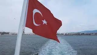 Çanakkale Boğazı'nda hep bir ağızdan İstiklal Marşı...