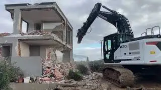 Hidromek 230lc Ekskavatör İle Bina Yıkımı Yapıyor Ustamız
